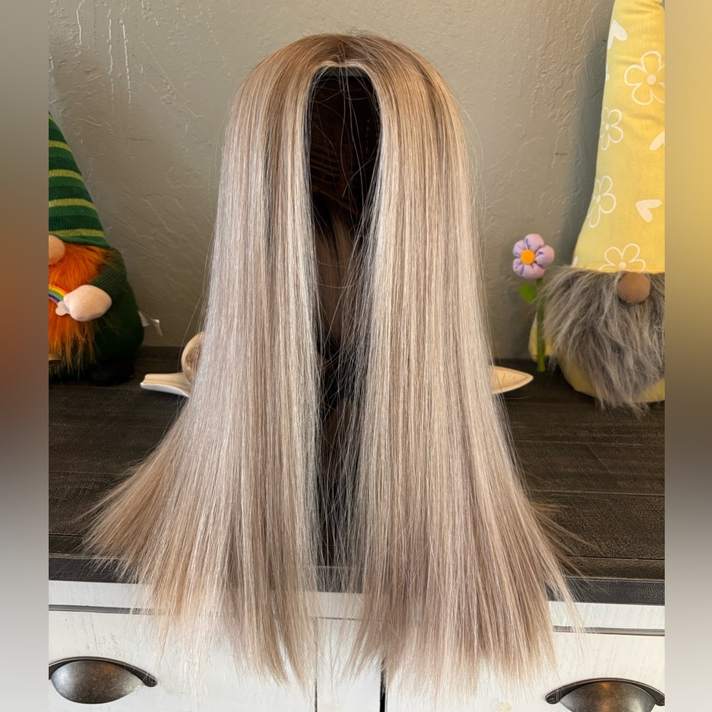 Blonde Straight Synthetic Wig – Neutral ash Blonde